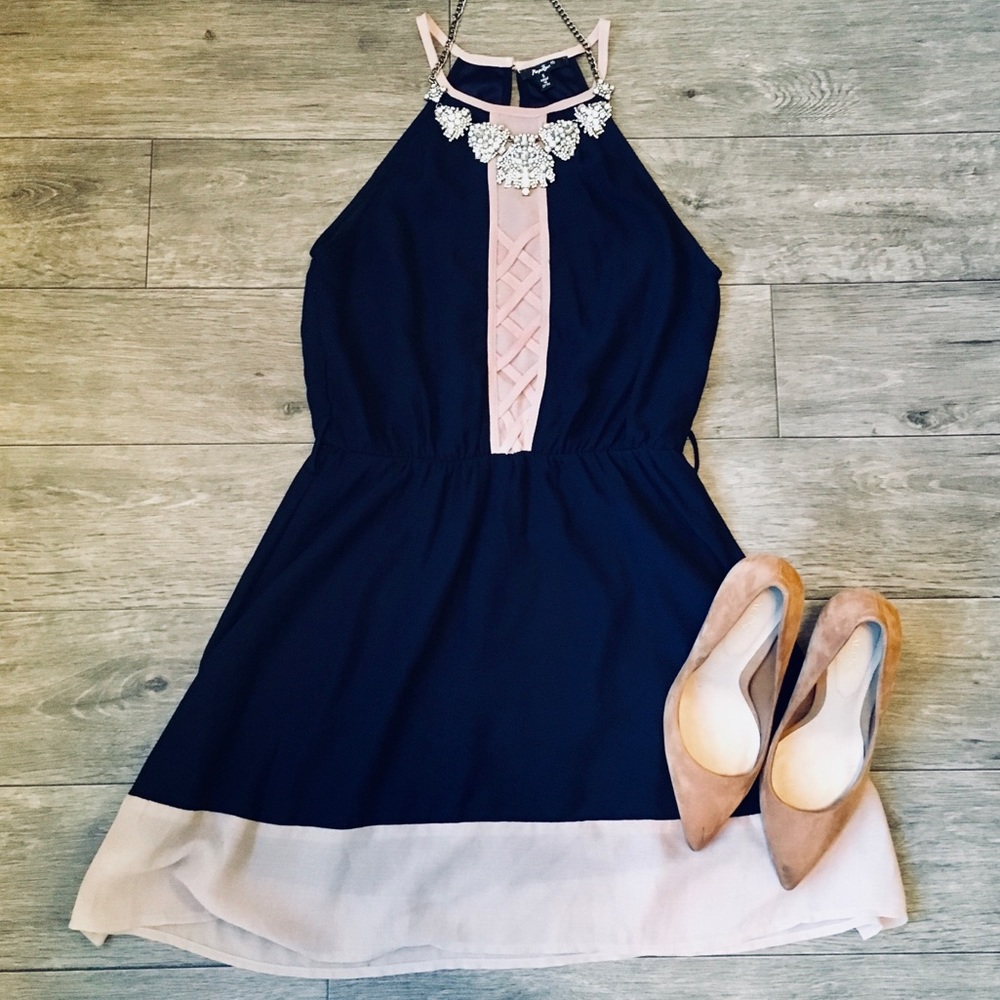 👗FIT &FLARE HALTER DRESS 👗